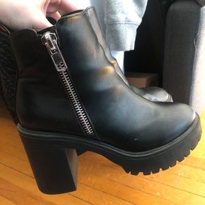 Steve Madden Turbo platform boot